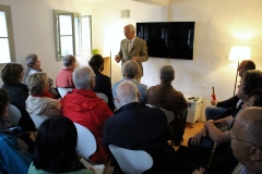 Literaturhaus Henndorf - Wichard von Schöning begrüsst die Tagungsteilnehmer