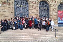 Vor dem "Hôtel de Ville" (Rathaus) von Versailles